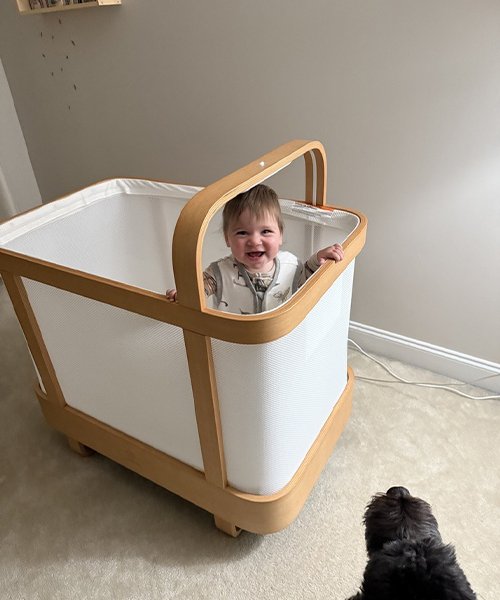 1) Cradlewise Smart Crib
